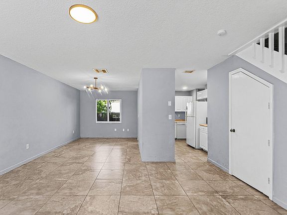 4th image of 13789 Yarmouth Dr
