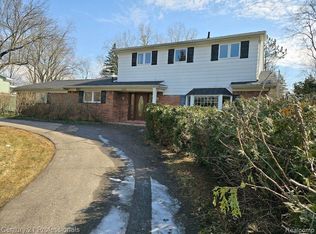 1515 Ashton Dr, Rochester Hills, MI 48309