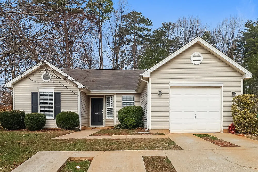 3 bed, 2.0 bath, 1200 sqft, $2,680 — Photo 1