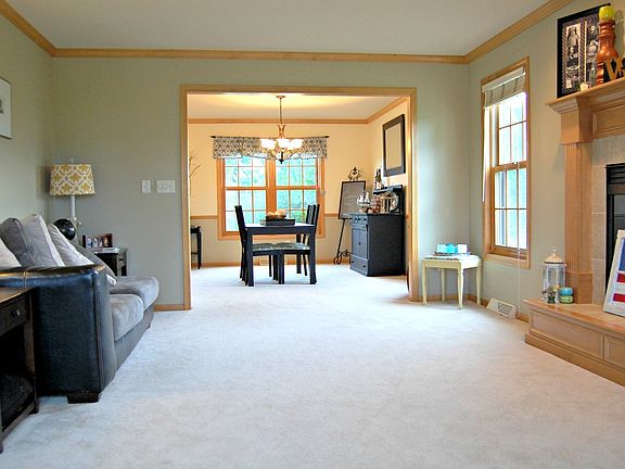 3rd image of 593 Whispering Springs Dr