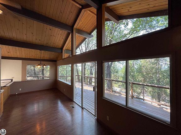 5th image of 16535 Caddo Cir