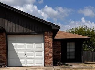 820 White Rock St, Saginaw, TX 76179
