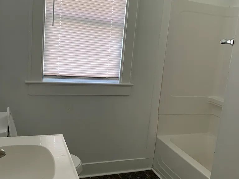 107 Browning Ave — Photo 11