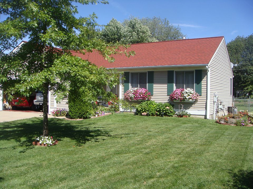 1st image of 225 Jennifer Ln