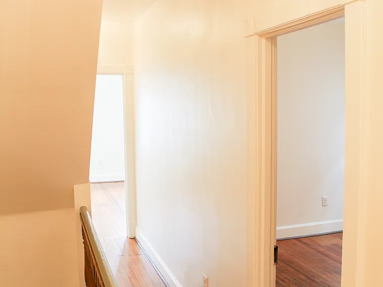 732 Salem Ave — Photo 10