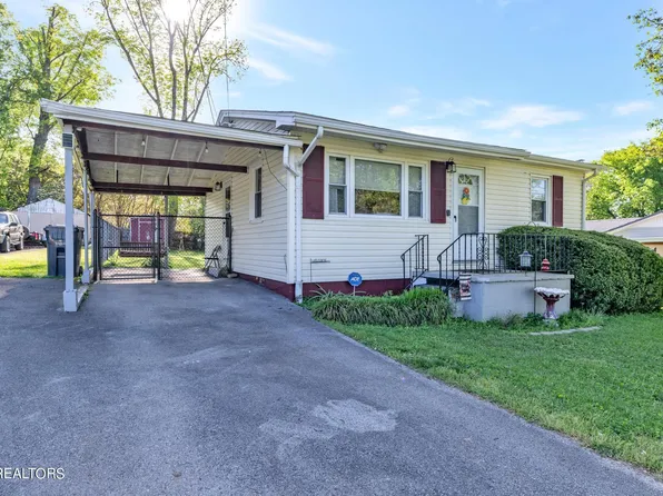 2306 Bradshaw Garden Rd, Knoxville, TN 37912