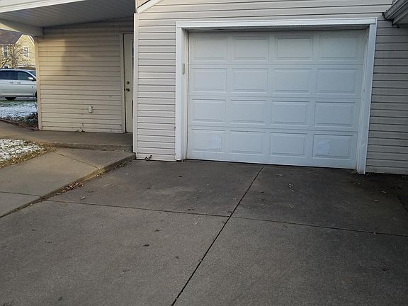 3rd image of 1080 Grant Ave NW