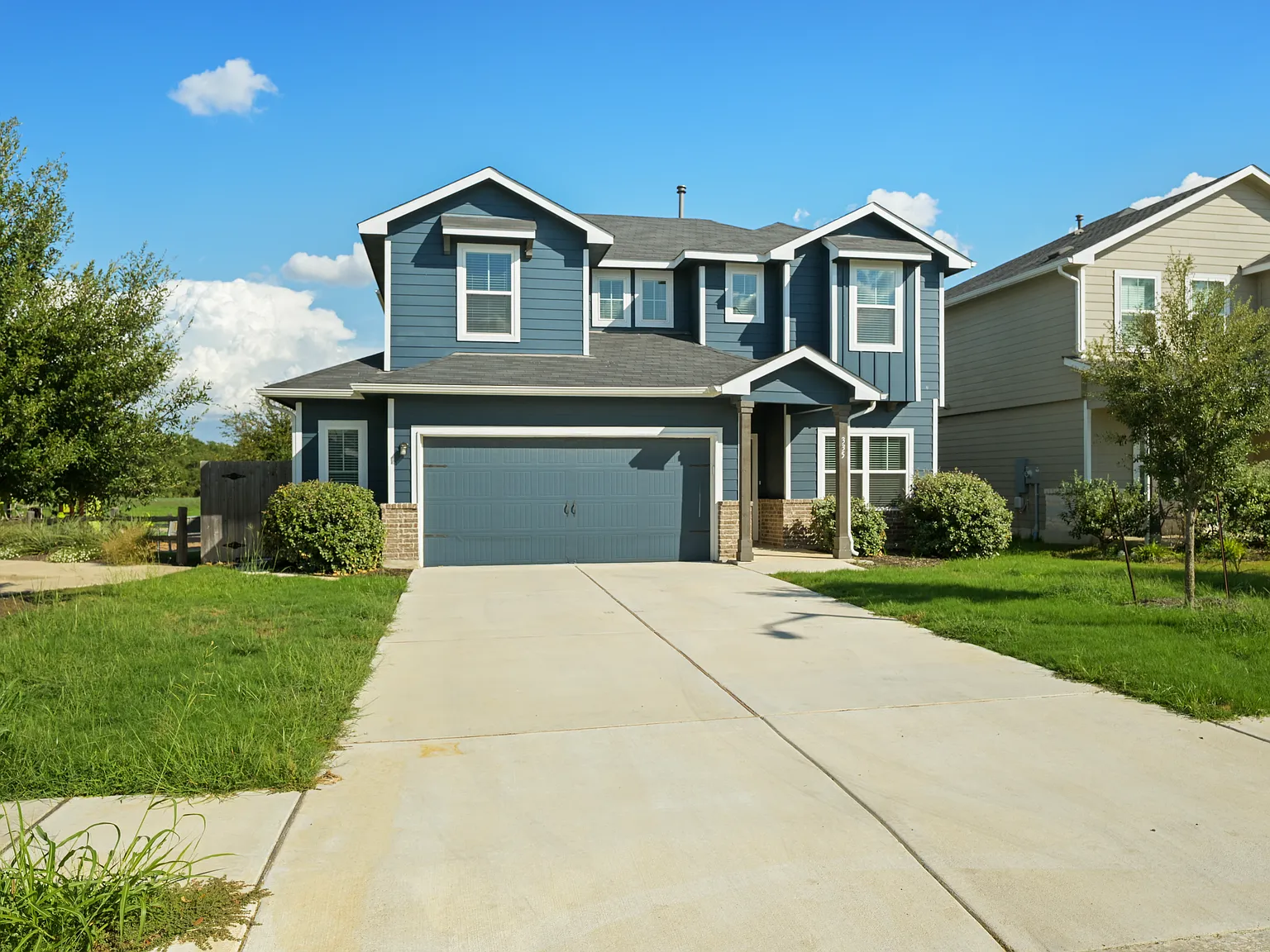 4 bed, 2.5 bath, 2286 sqft, $2,450 — Photo 1