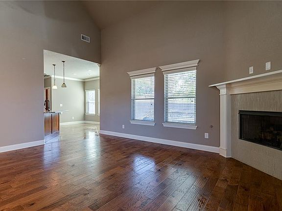 5th image of 1404 S 14th Pl