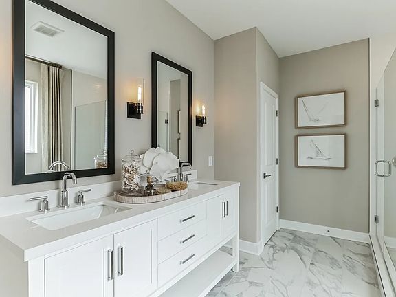 Primary bath with dual sinks