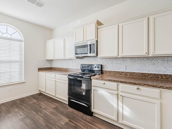 5th image of 1313 Briercrest Dr