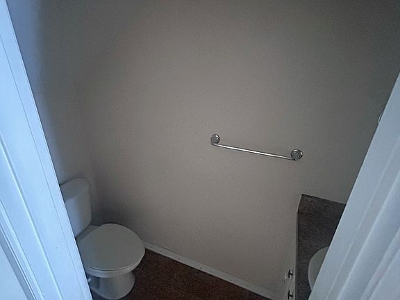 3rd image of 619 E Amelia St APT A