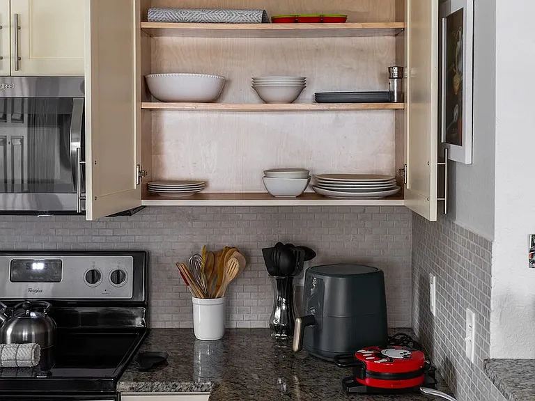 Oyster Ln — Photo 17