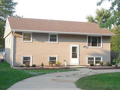 2nd image of 3642 W 79th Pl