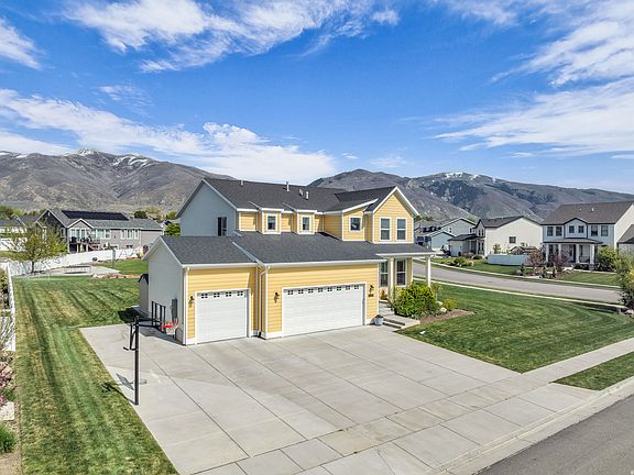 2nd image of 2195 S Betsys Way