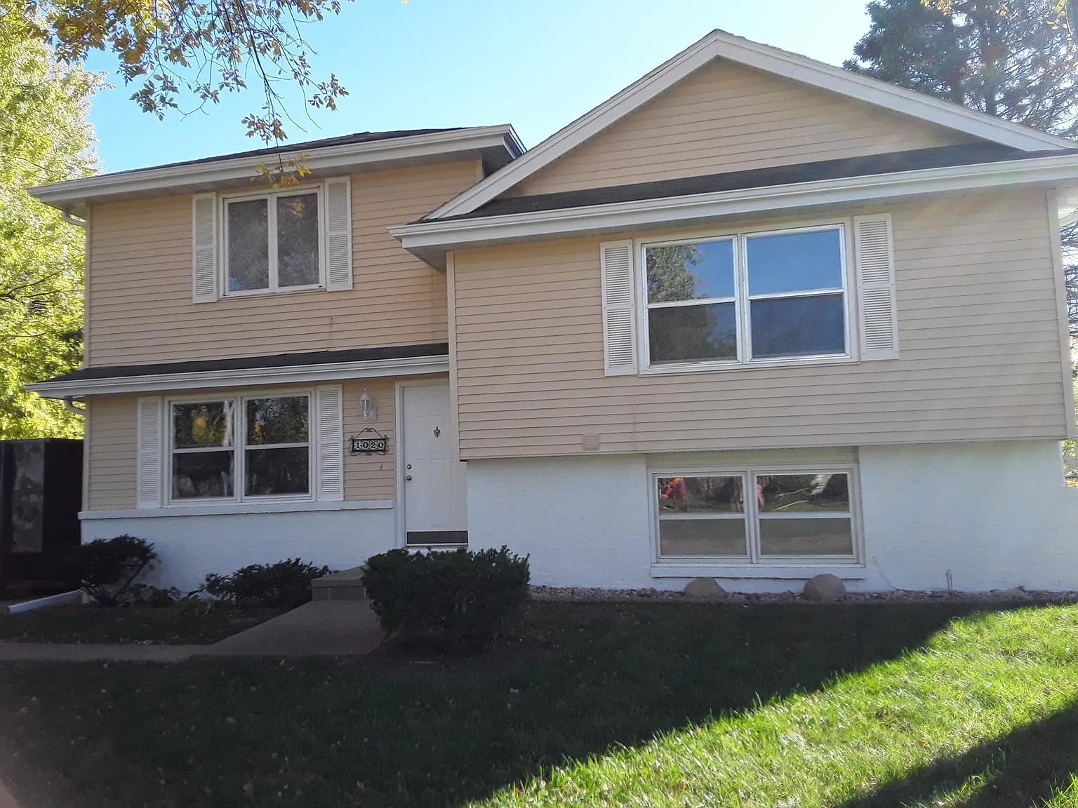 3 bed, 1904 sqft, $1,850 — Photo 1