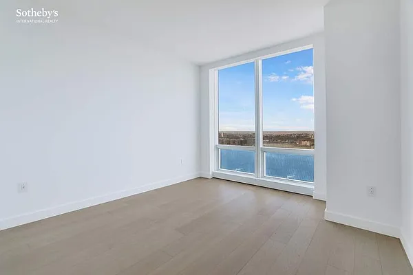 Rented by Sotheby's International Realty | media 14