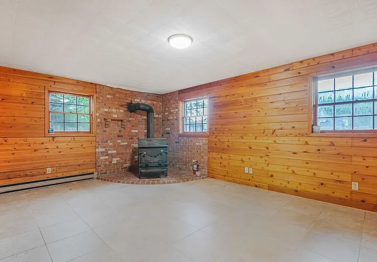 408 Deerwood Dr — Photo 21
