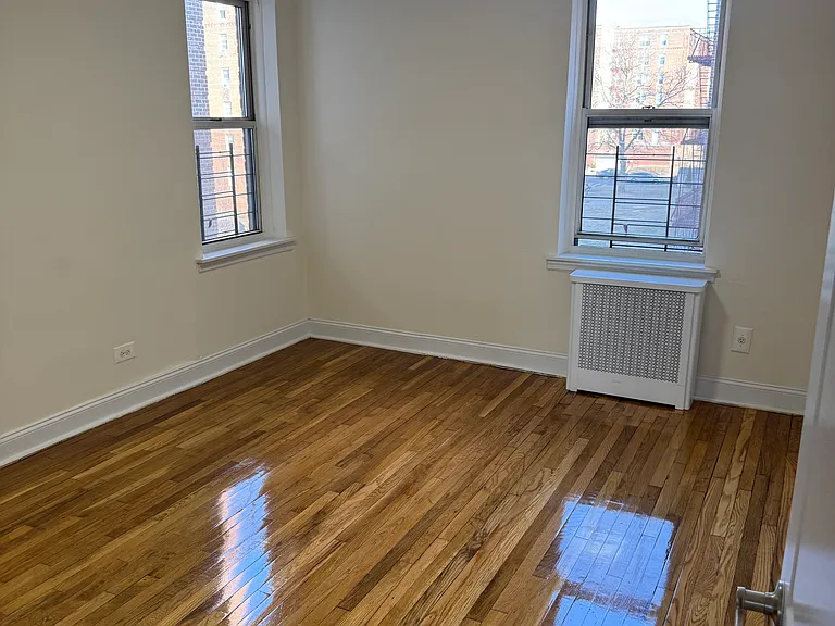 2070 20th Ln #4G — Photo 4