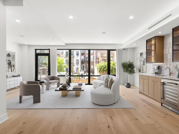 906 Park Avenue 1 image 3 of 8