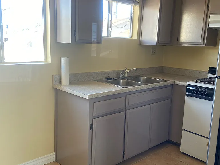 2711 Bellevue Ave #5 — Photo 7