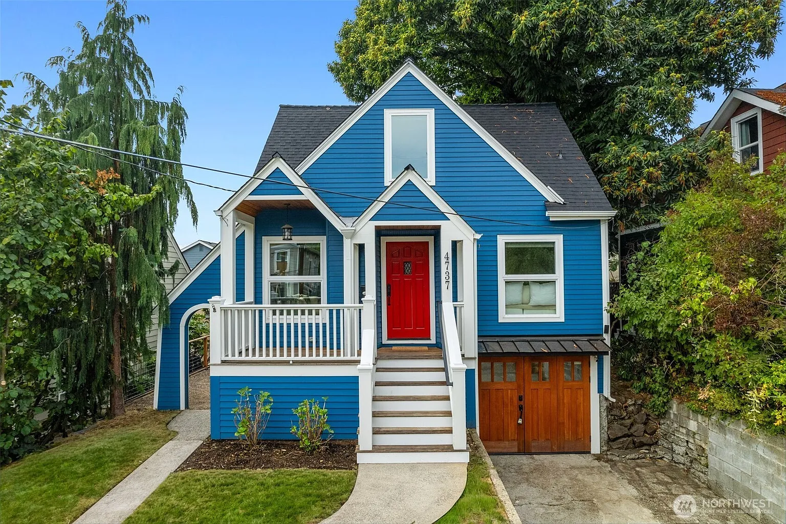 4737 34th Ave NE photo 1
