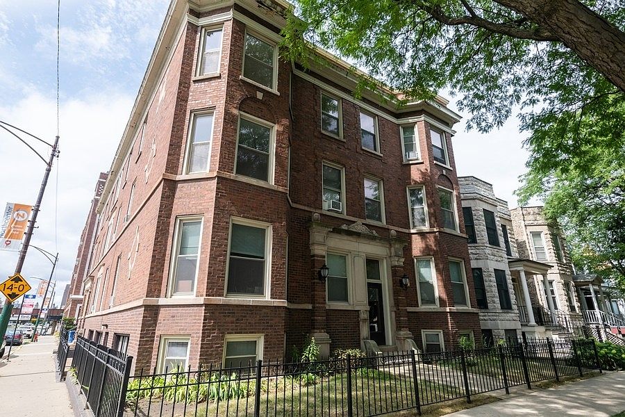 1st image of 4000 N Hermitage Ave #3