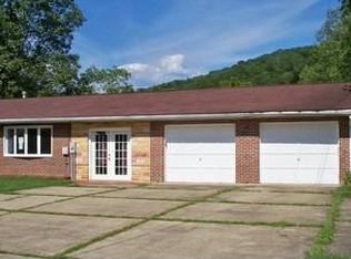 834 Chapel Hts, Elkview, WV 25071