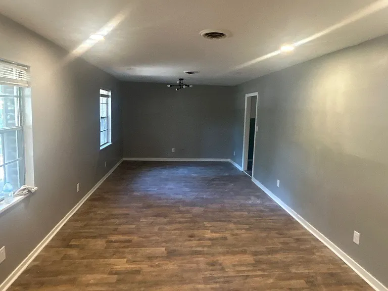 1114 Garden Park Dr — Photo 5