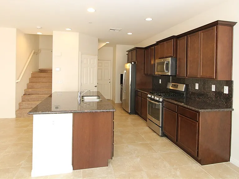 1132 Jesse Harbor Ave — Photo 8