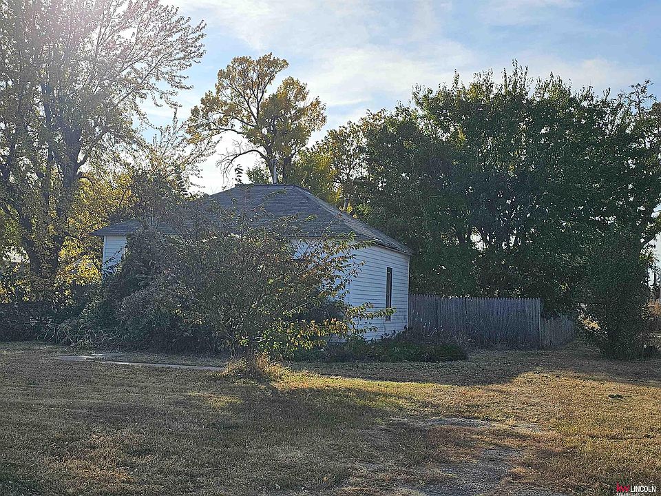 2nd image of 215 N Main Ave