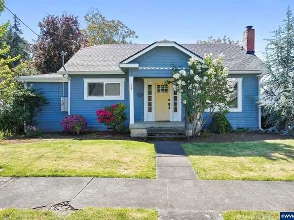 220 Adams Ave, Silverton, OR 97381