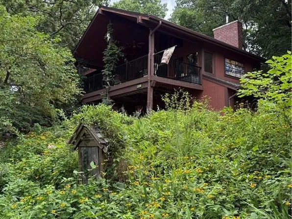 6642 Black Swan Dr, Shawnee, KS 66216