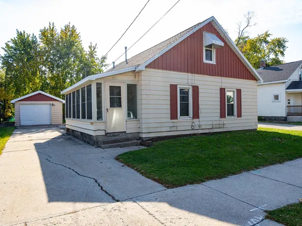 751 Vine Ave, Oshkosh, WI 54901