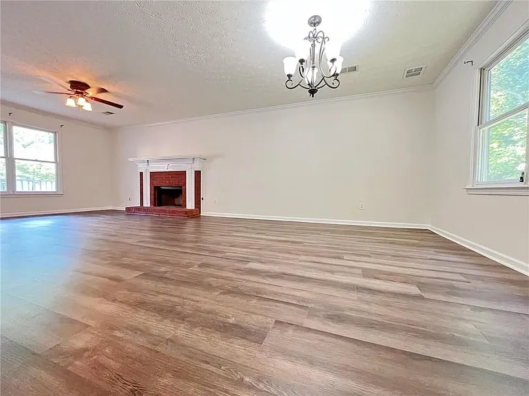 3060 Oak Meadow Dr — Photo 8