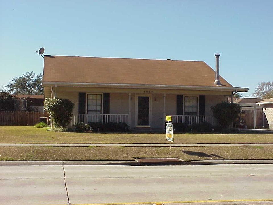 1602 St. Charles