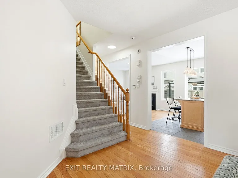 194 Flowing Creek Cir — Photo 9