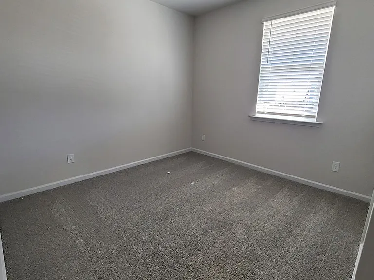 7136 Foxhollow Ln — Photo 12