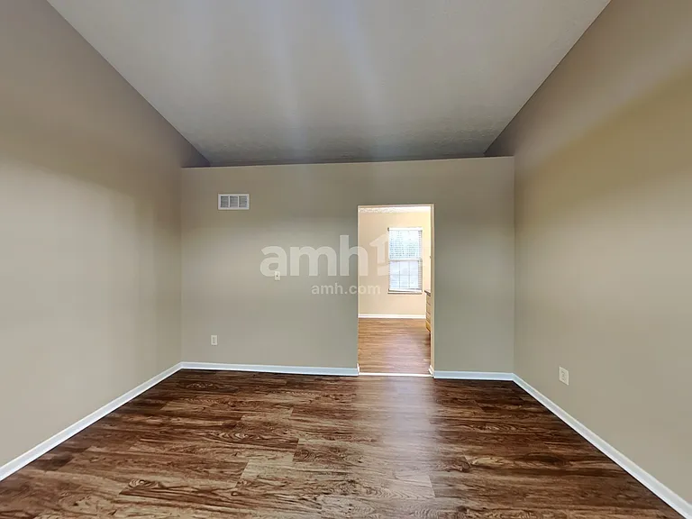 4460 Landmark Rd — Photo 11