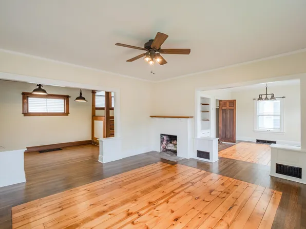 1858 2nd Ave SE, Cedar Rapids, IA 52403