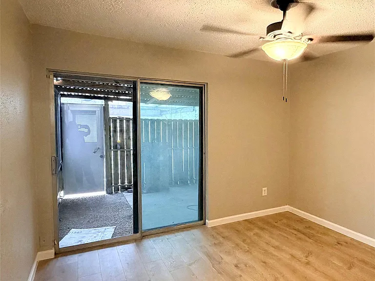 7202 S Dairy Ashford Rd — Photo 17