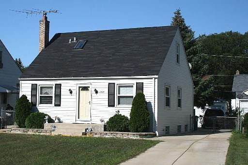 1st image of 2707 N Hawthorne St