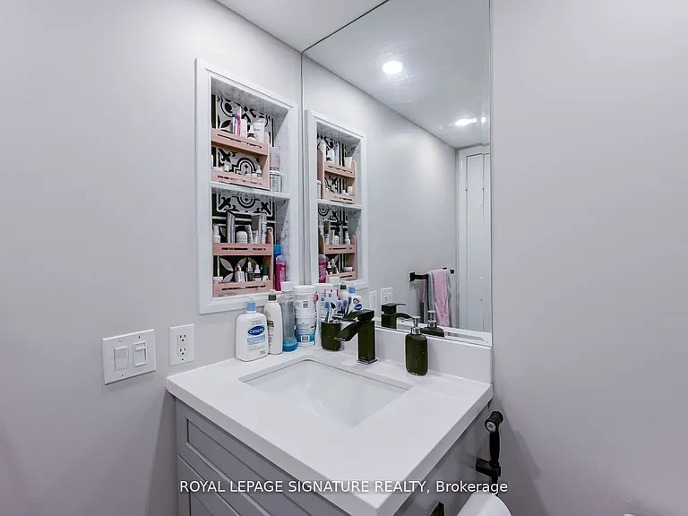 25 Kingsbridge Garden Cir #1126 — Photo 33
