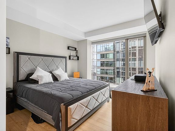 2nd image of 133 Seaport Blvd Unit 1517