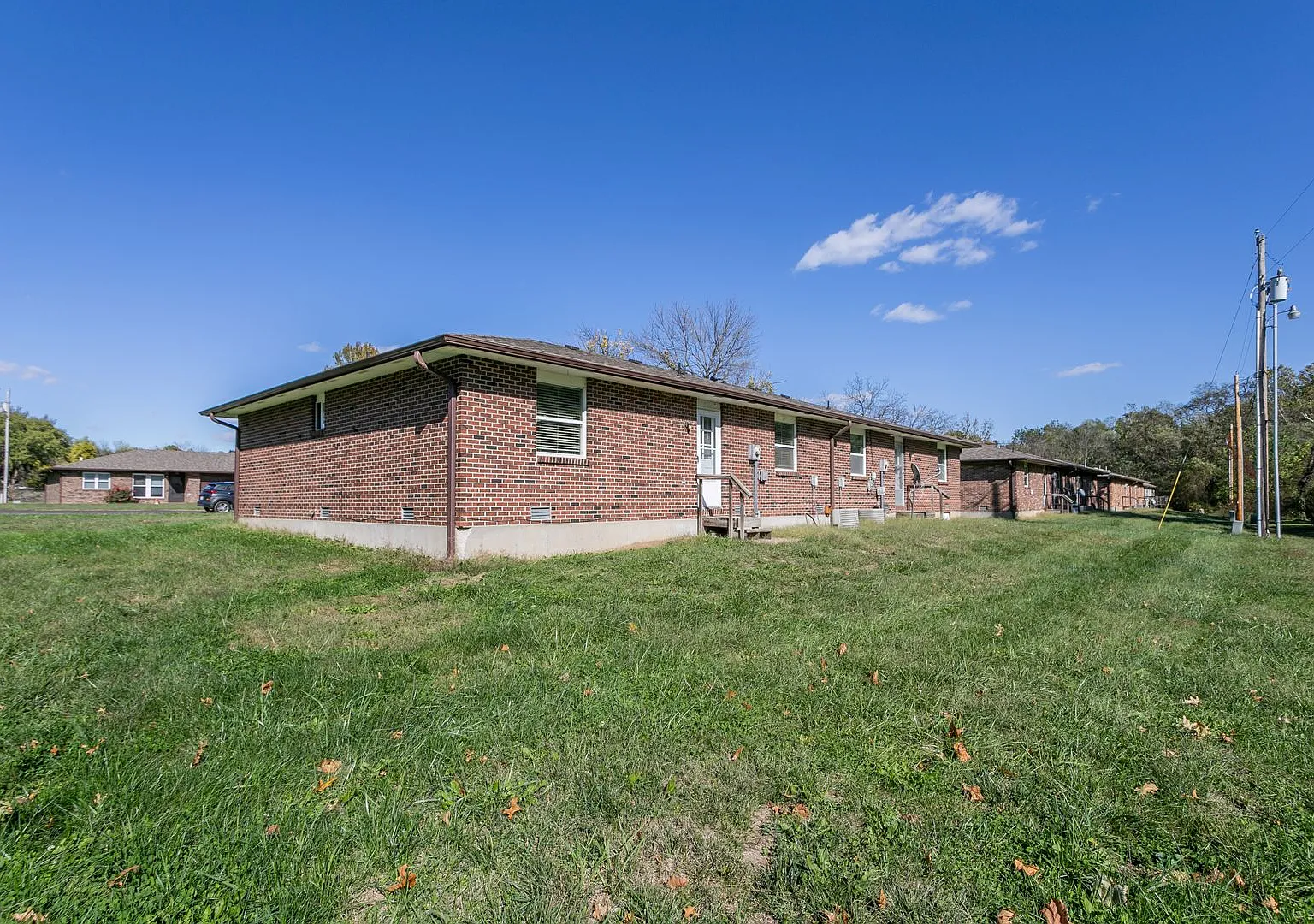 2500 - 2502 E Morris Dr — Photo 3