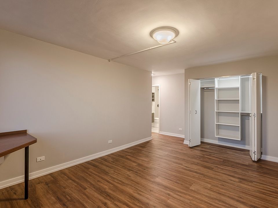 Park Michigan Renovated Unit - Bedroom