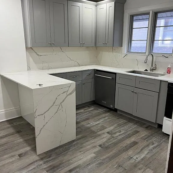 1057 Park Ave — Photo 2