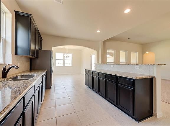 4th image of 2404 Summer Trail Dr