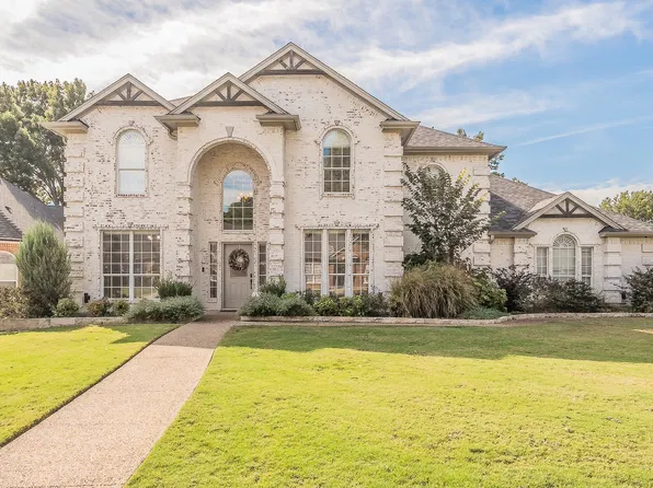 1004 Saint Andrews Dr, Mansfield, TX 76063