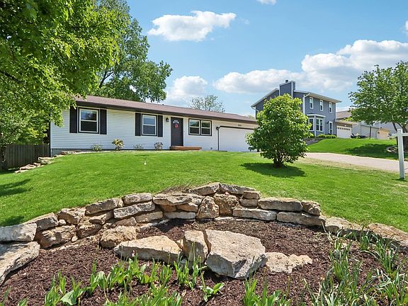 2nd image of 2543 Chesapeake Dr